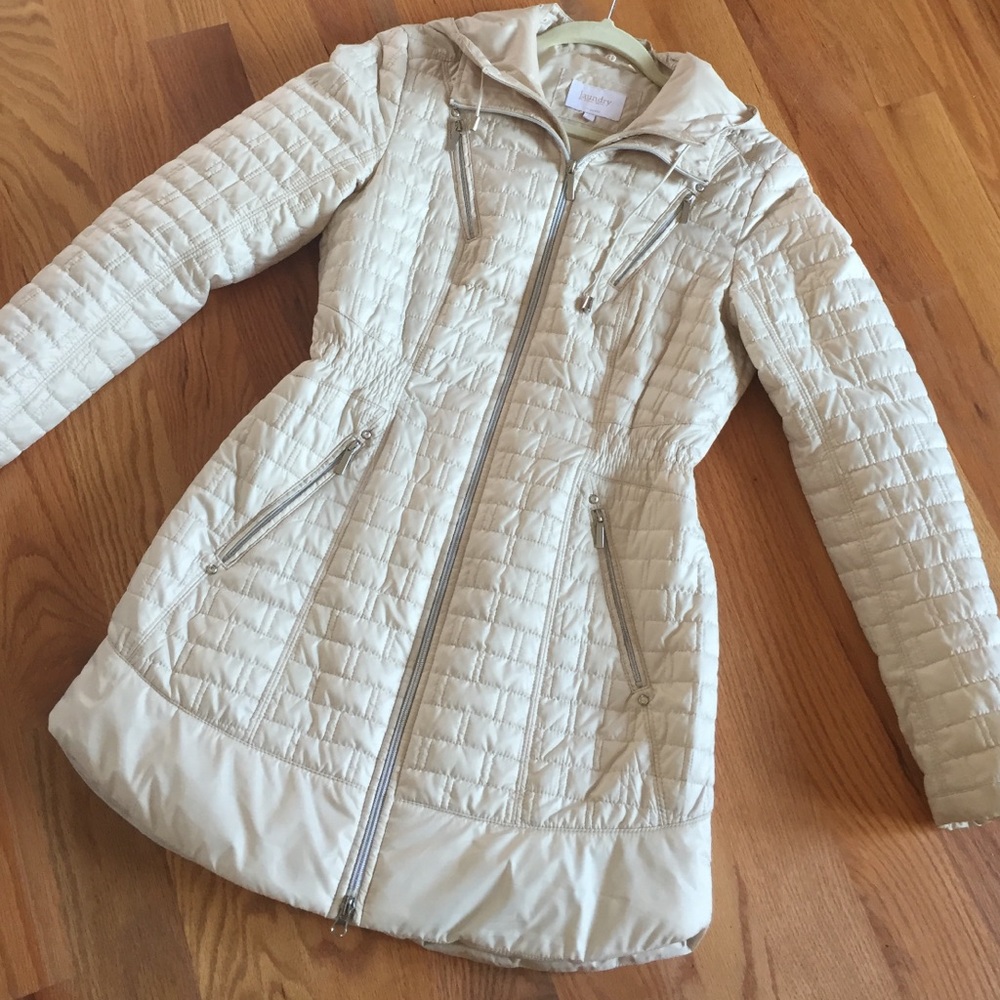 Laundry by Shelli Segal lightweight quilted coat